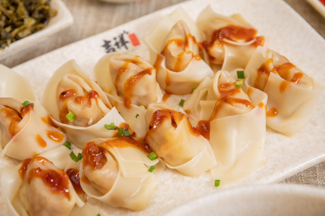 上海特色餐飲店加盟，做小吃還是主食？